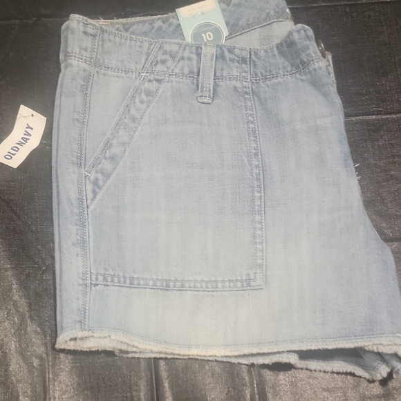 Diva Faded Light Blue Denim Patch-Pocket Shorts - Picture 4 of 4